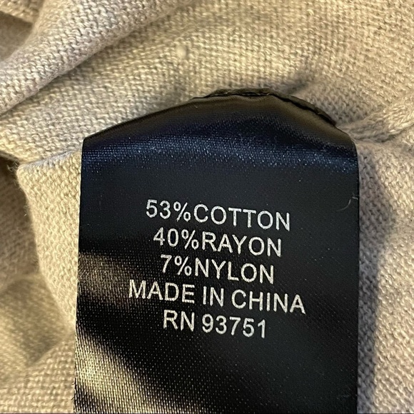 ✅HOST Pick✅ Colour Works Top, Large - Picture 6 of 8